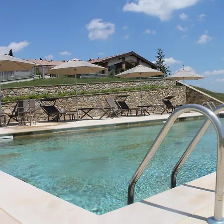 مزرعة للإقامة Relais Pugliano