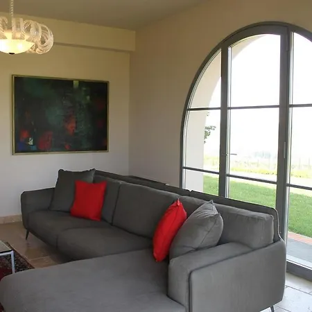 مزرعة للإقامة Relais Pugliano