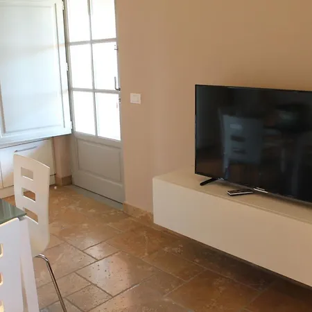 مزرعة للإقامة Relais Pugliano