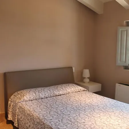 مزرعة للإقامة Relais Pugliano *