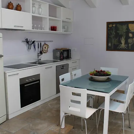 مزرعة للإقامة Relais Pugliano