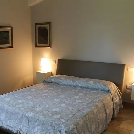 مزرعة للإقامة Relais Pugliano