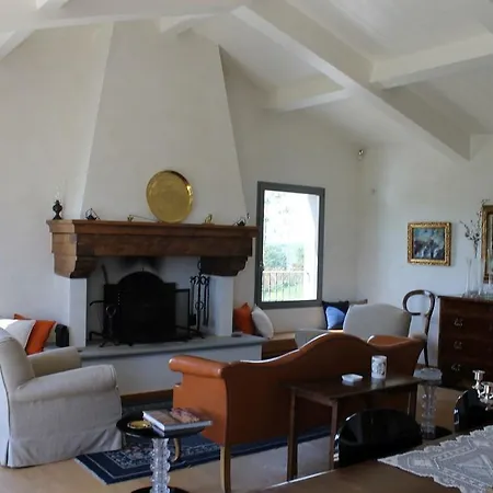 مزرعة للإقامة Relais Pugliano *